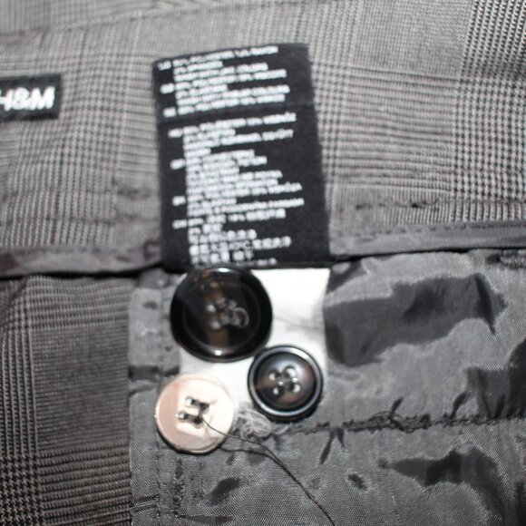 H&M Menswear Cuffed Shorts NWOT Size 8 - Picture 7 of 10